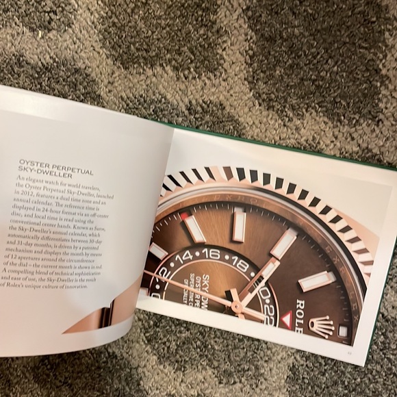 Rolex Watch Collection Hardcover book - Picture 3 of 11